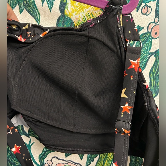 !NWT! Torrid v cut flounce bikini top women’s size 1X - Picture 7 of 13